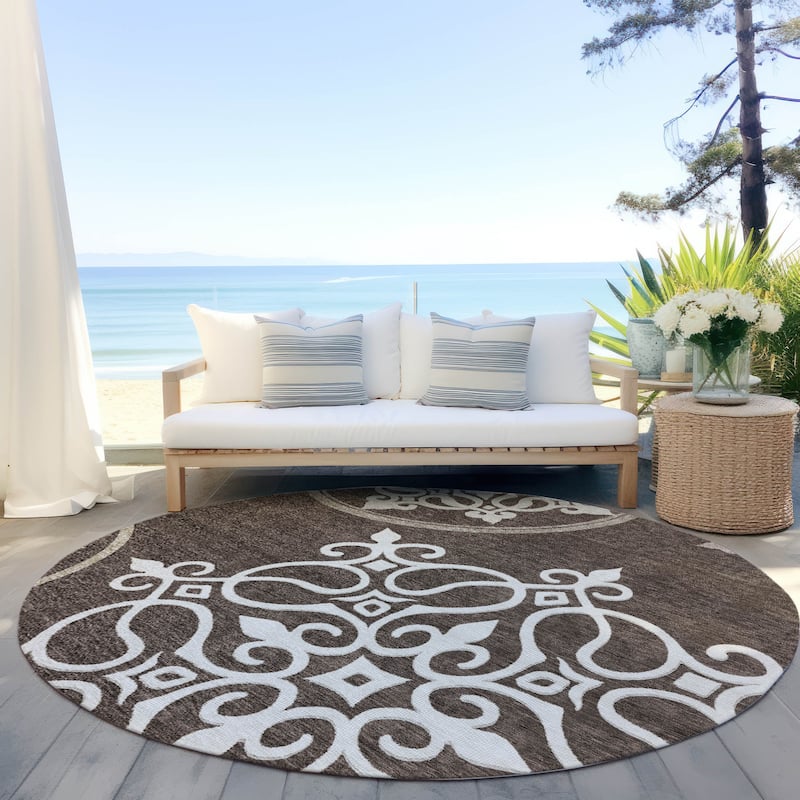 Machine Washable Indoor/ Outdoor Chantille Bold Medallion Rug - Chocolate - 8' x 8'
