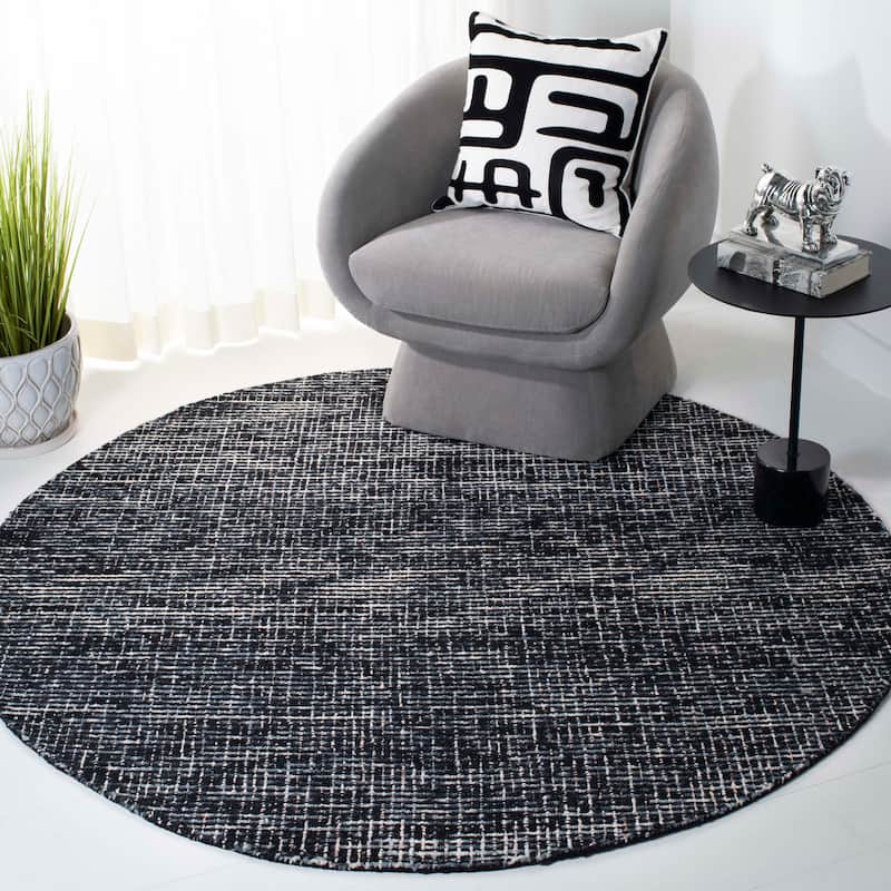 SAFAVIEH Handmade Abstract Lottie Modern Wool Rug - 4' Round - Black/Grey - Round