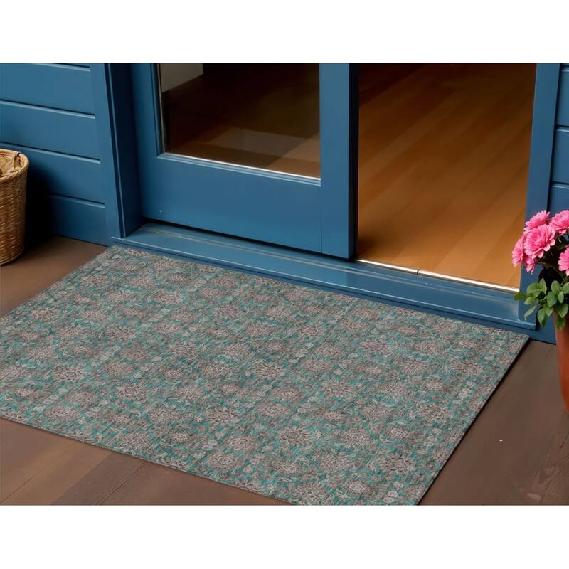 HomeRoots Floral Transitional Rectangle Outdoor Rug - 3' x 5'