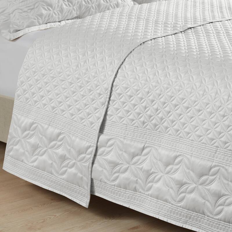 Croscill Versailles 3 Piece Quilt Set