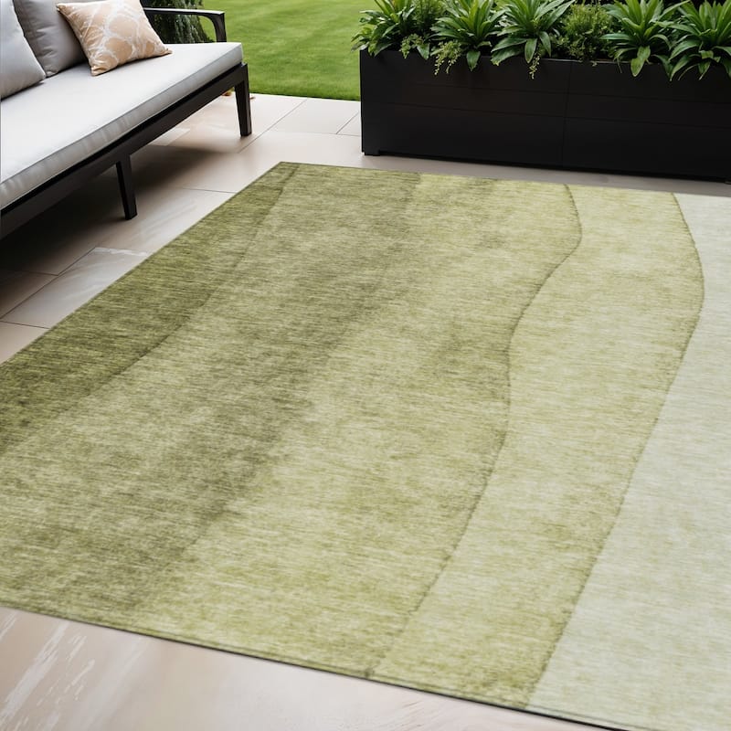 HomeRoots Ombre Transitional Rectangle Outdoor Rug - 5' X 8'
