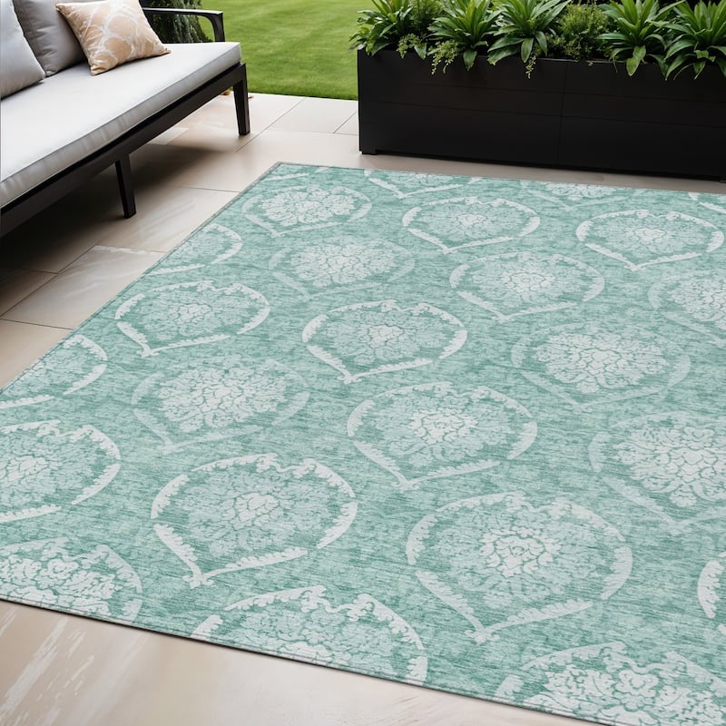 HomeRoots Medallion Transitional Rectangle Outdoor Rug - 5' X 8'