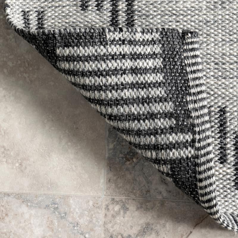 Nuloom Resi Geometric Striped Indoor/Outdoor Area Rug
