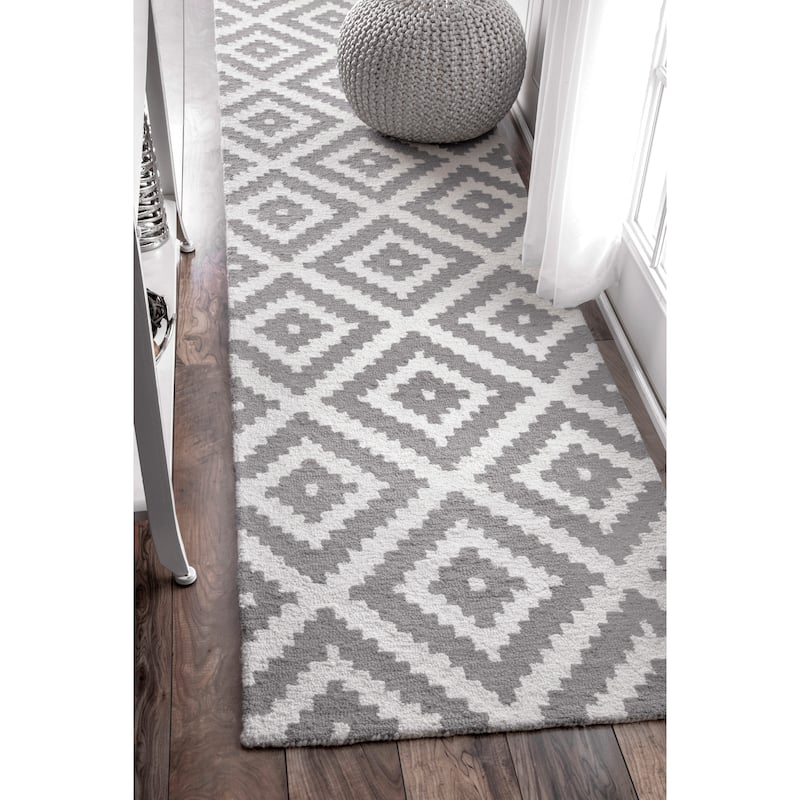 Nuloom Kellee Hand Tufted Geometric Wool Area Rug