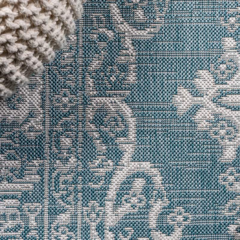 JONATHAN Y Tuscany Filigree Indoor/Outdoor Area Rug