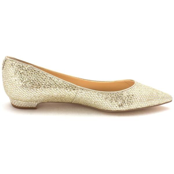 Shop Ivanka Trump Womens Tizzy Pointed Toe Ballet Flats Overstock 21869856