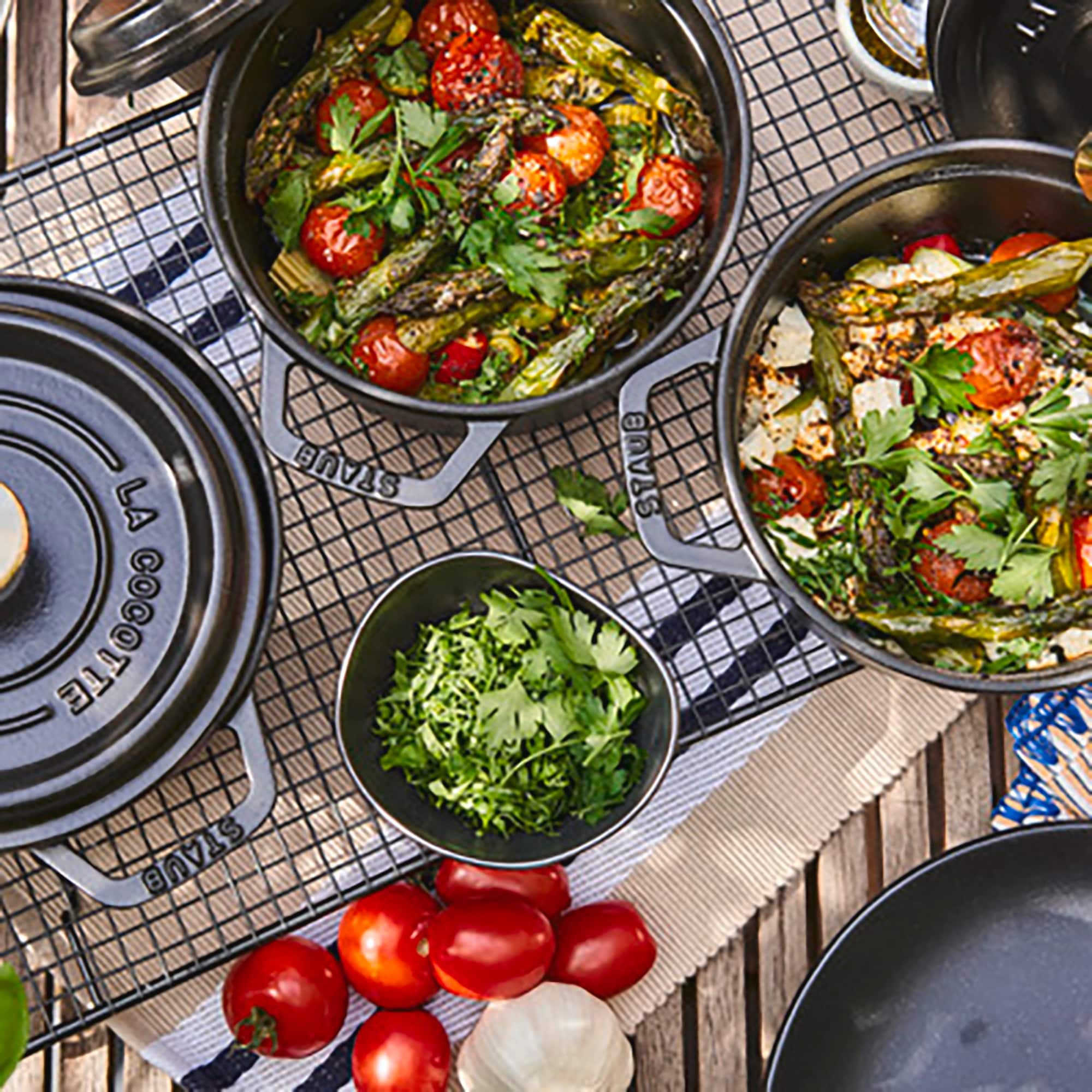 STAUB Cast Iron 1.25-qt Round Cocotte