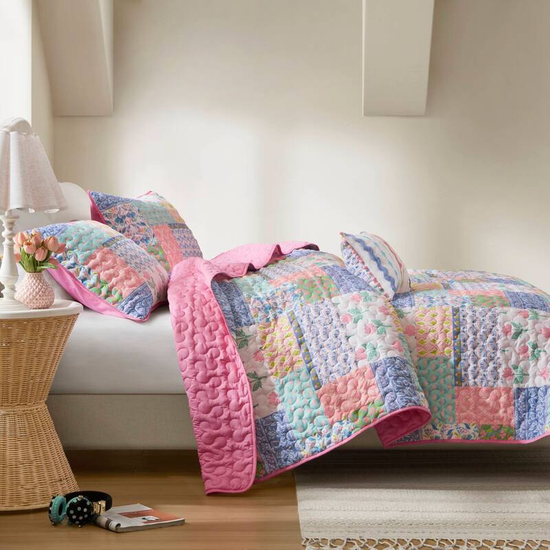 Intelligent Design Nellie Quilt Set