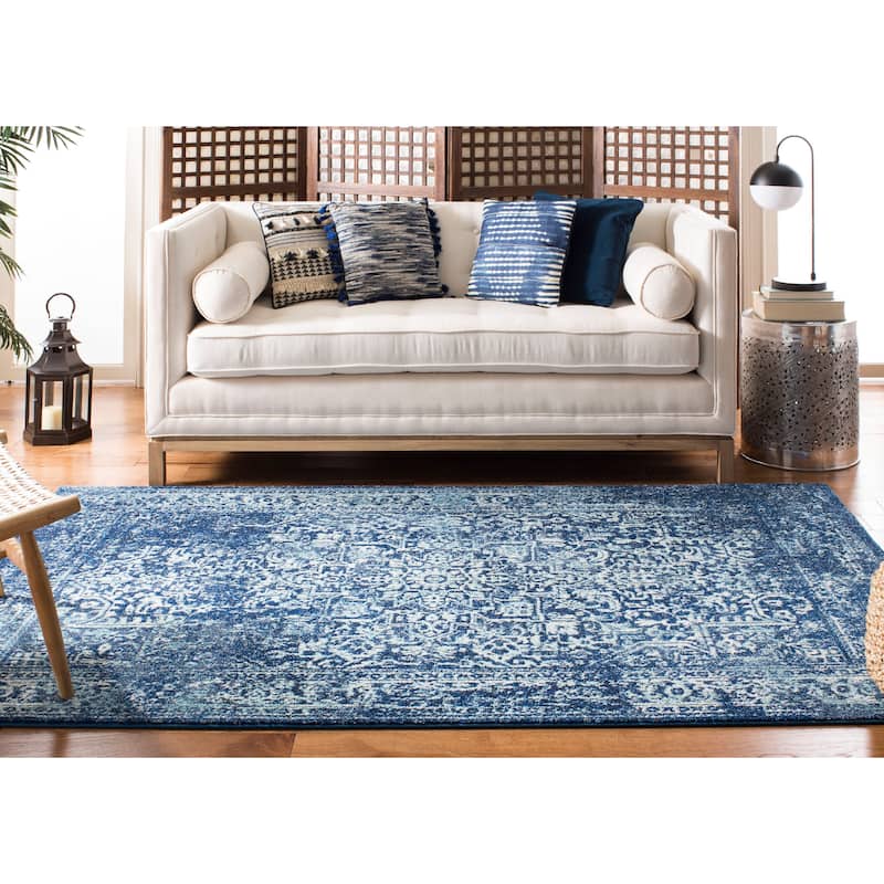SAFAVIEH Evoke Quinn Vintage Distressed Rug - 5'3" x 7'6" - Navy/Ivory - Rectangle