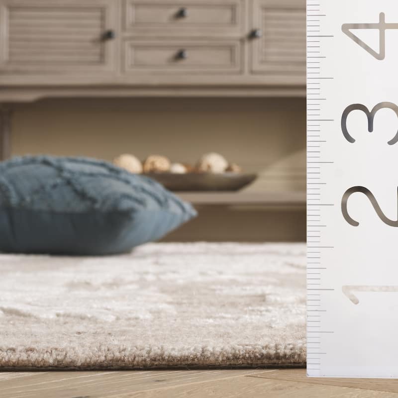 SAFAVIEH Handmade Glamour Veselina Modern Wool & Viscose Rug