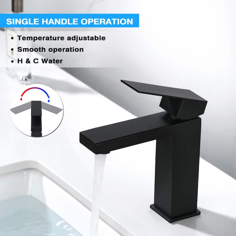 Single Handle Bathroom Faucet in Matte Black