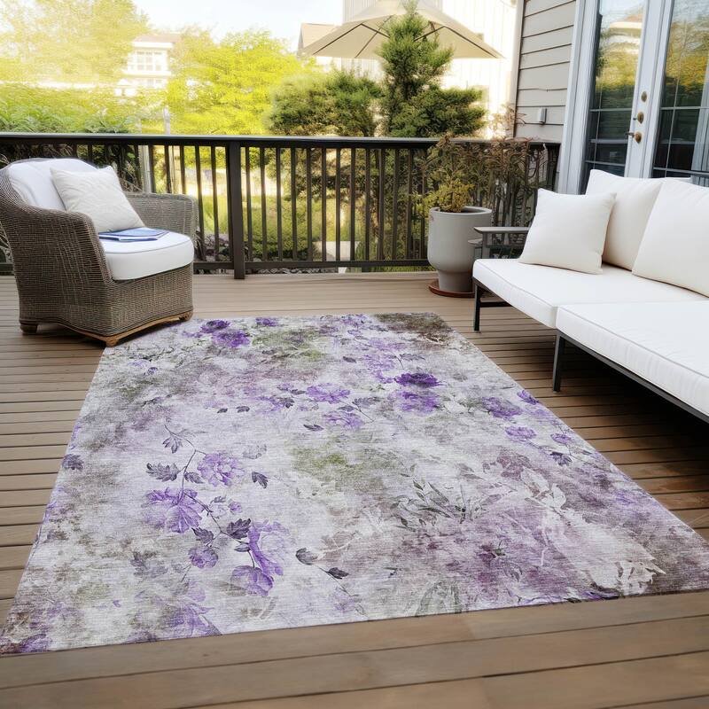 Machine Washable Indoor/ Outdoor Chantille Vanishing Floral Rug