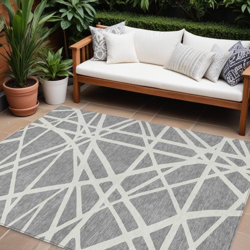 HomeRoots Geometric Transitional Rectangle Outdoor Rug