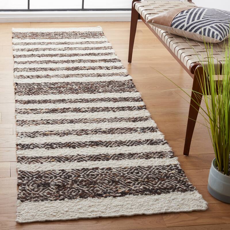 SAFAVIEH Handmade Natura Anneke Stripe Wool Rug - 2'3" x 8' Runner - Black/Ivory