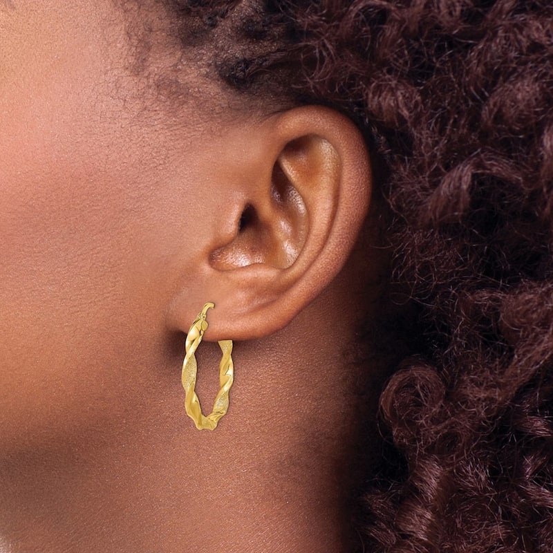 Curata 14k Yellow Gold Polished and Textured Twisted 25.75x3mm Hoop Earrings