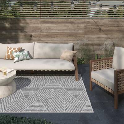 Pyramids Stone Neutral Indoor / Outdoor Polypropylene Area Rug 5x8 - 5' x 8'