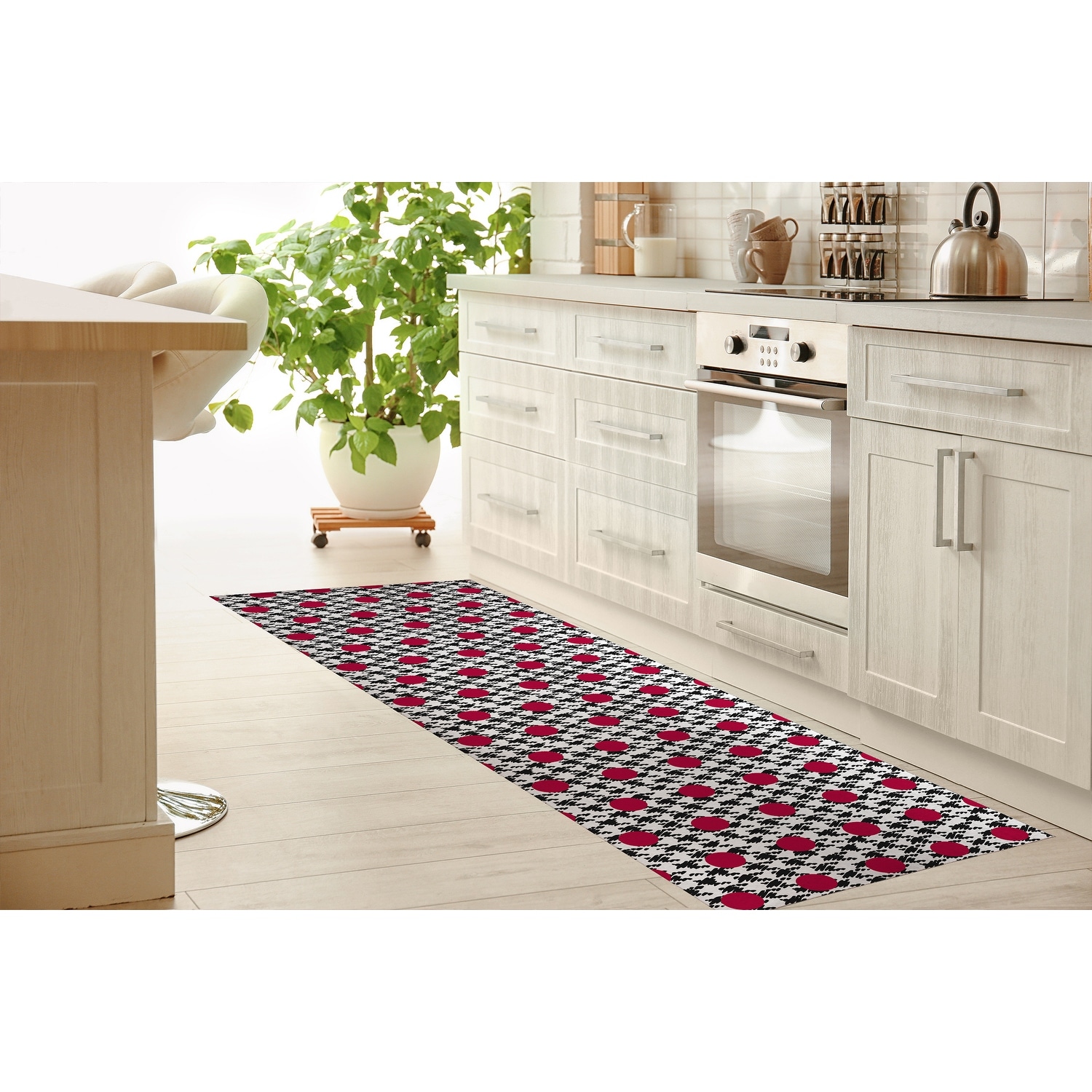 https://ak1.ostkcdn.com/images/products/is/images/direct/38e7d6556c3adc637723047ddbf4038c1e170159/HARRIS-BLACK-and-RED-Kitchen-Mat-by-Kavka-Designs.jpg