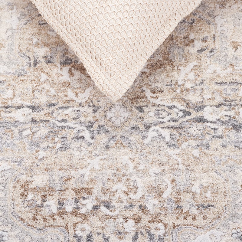 SAFAVIEH Finley Stoyanka Floral Rug