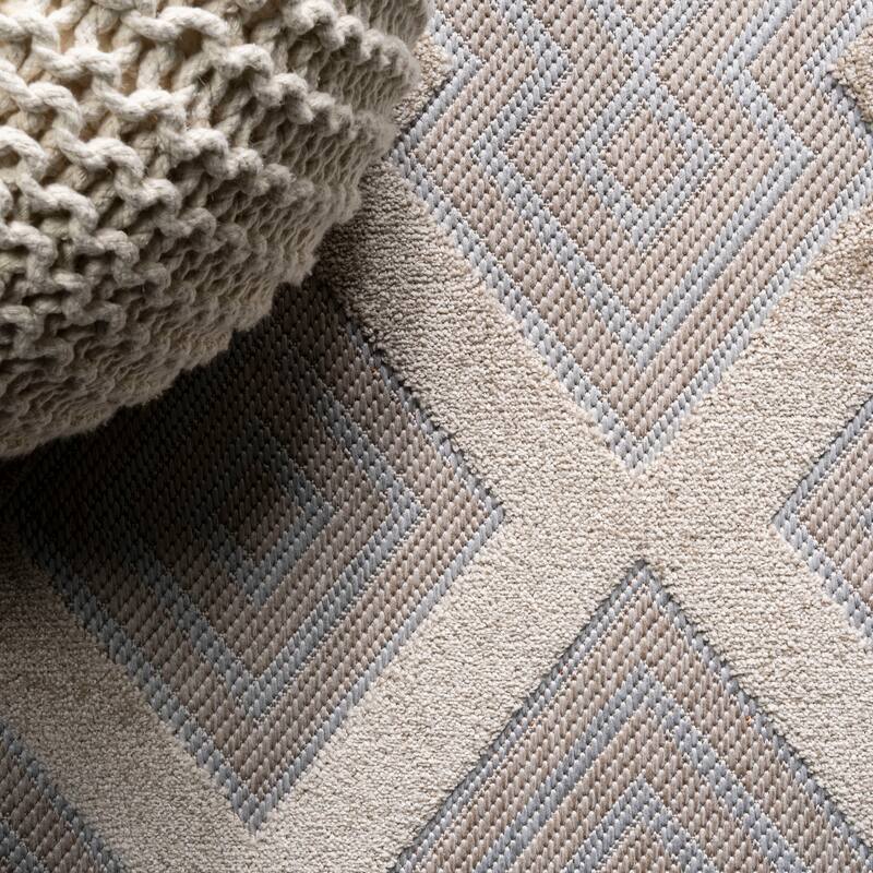 JONATHAN Y Haze High-Low Pile Ogee Trellis Tone-on-Tone Indoor/Outdoor Area Rug