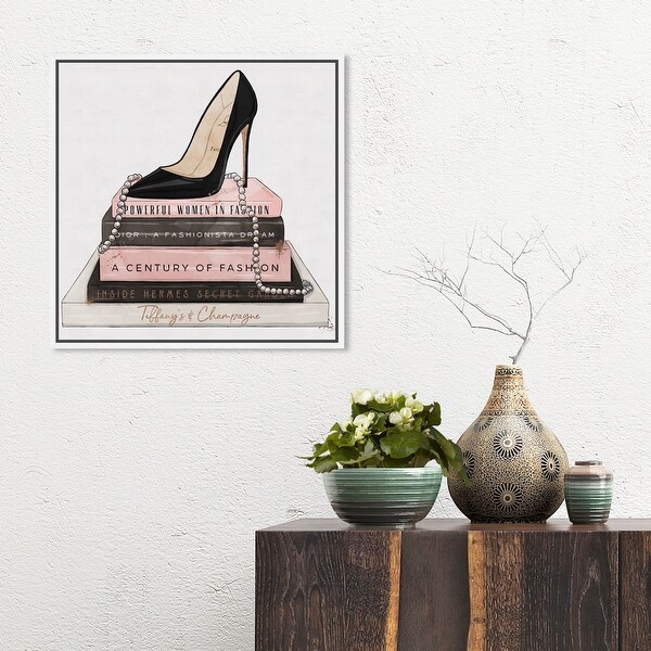 Oliver Gal Fashion and Glam Wall Art Framed Canvas Prints 'Classic