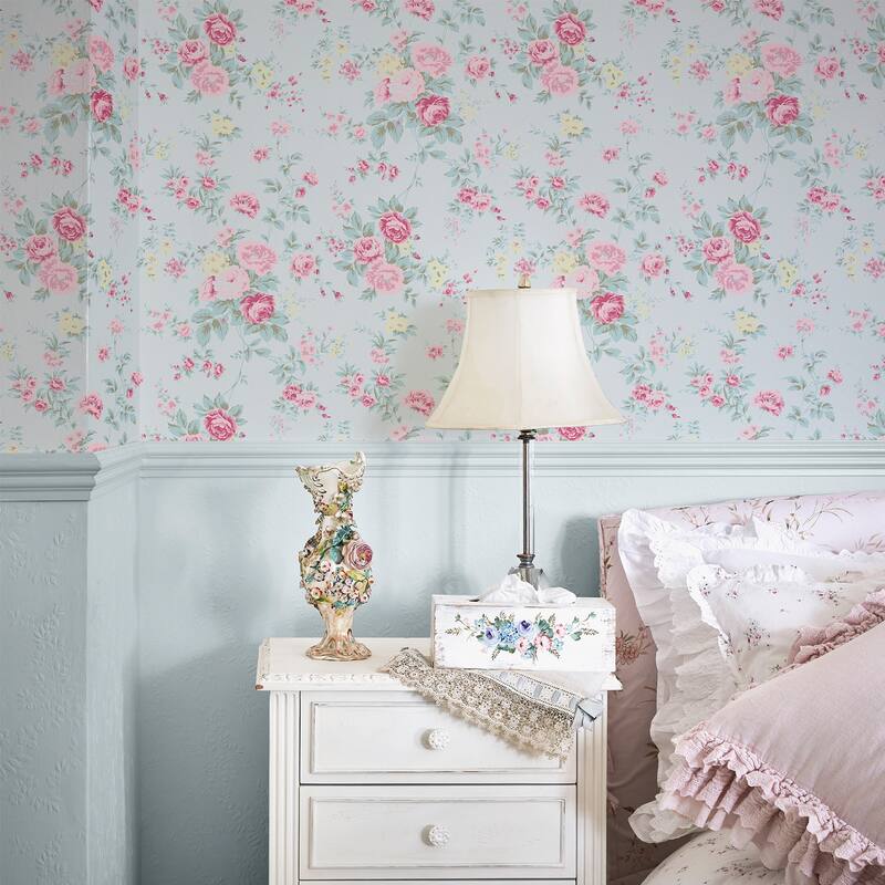 Shabby Chic by Rachel Ashwell Wild Flower Blue Wallpaper