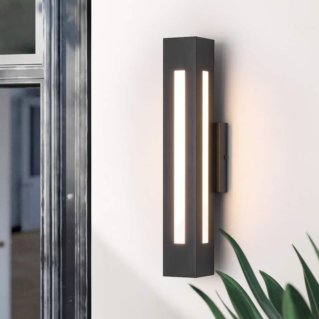 1-Light 19.7 in.Modern Black Linear Iron Integrated LED Outdoor Wall Sconce - 4.33 in. W x 19.69 in. H x 4.33 in. D