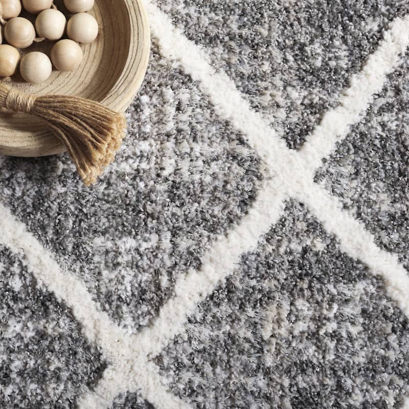 SAFAVIEH Everett Shag Ljubomira 1-inch Thick Rug