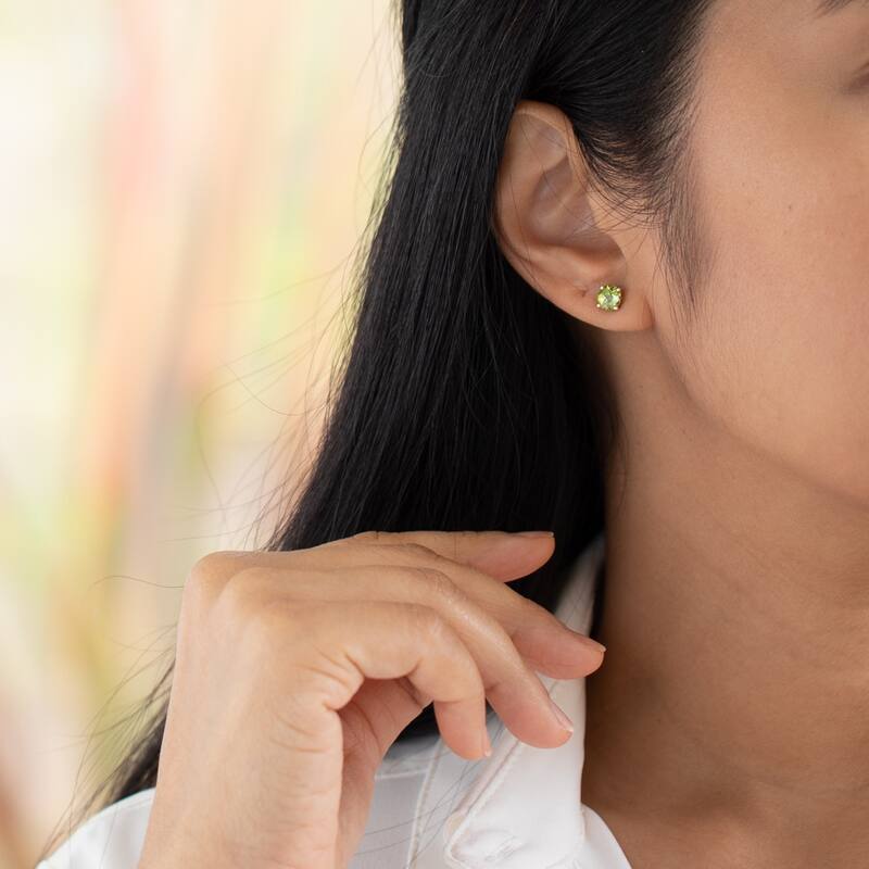 14k Yellow Gold Peridot Stud Earrings 1.76 ct Round Shape