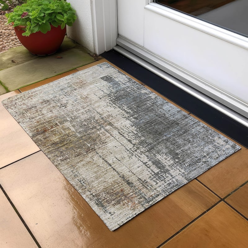 Machine Washable Indoor/ Outdoor Chantille Abstract Ombre Rug - Beige - 1'8" x 2'6"