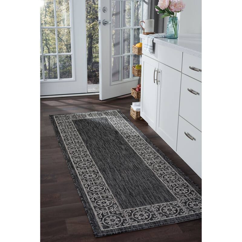 Colonnade Traditional Border Indoor/Outdoor Area Rug