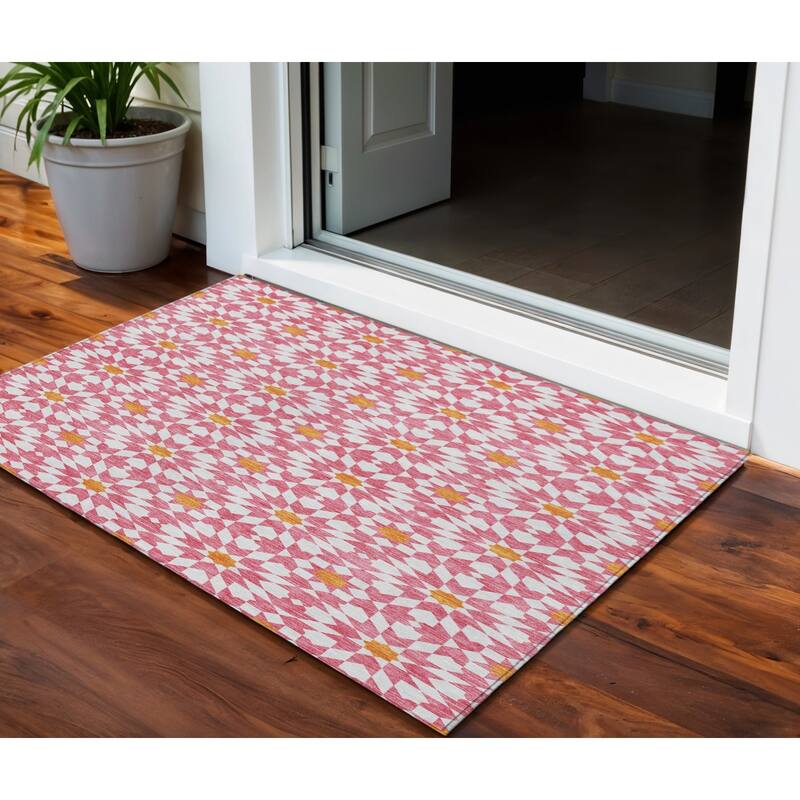 HomeRoots Floral Medallion Transitional Rectangle Outdoor Rug - 3' x 5'