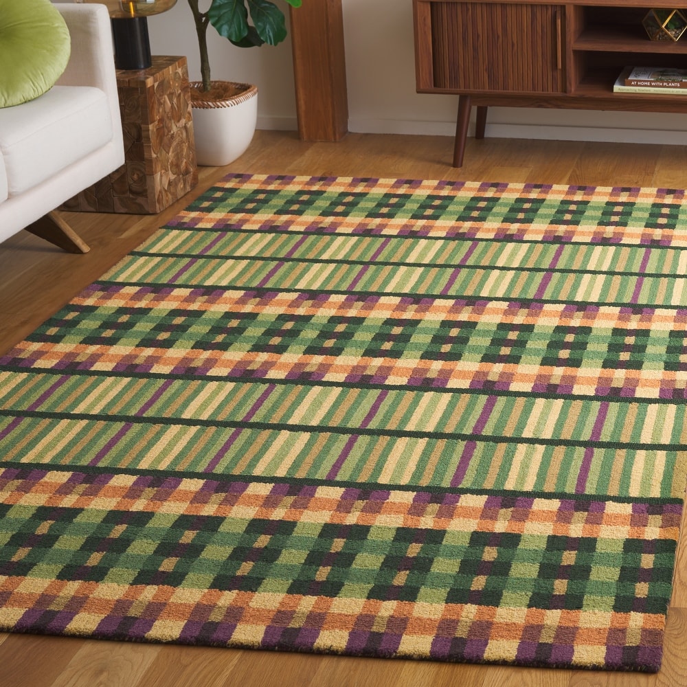 SAFAVIEH Handmade Metro Needa French Country Wool Rug