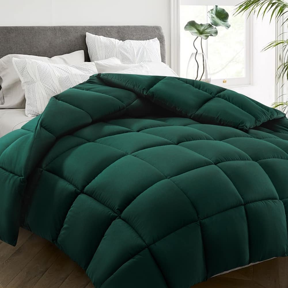 All Season Ultra Soft Fiber Machine Washable Quilted Comforter/Duvet Insert with Corner Tabs Comforter