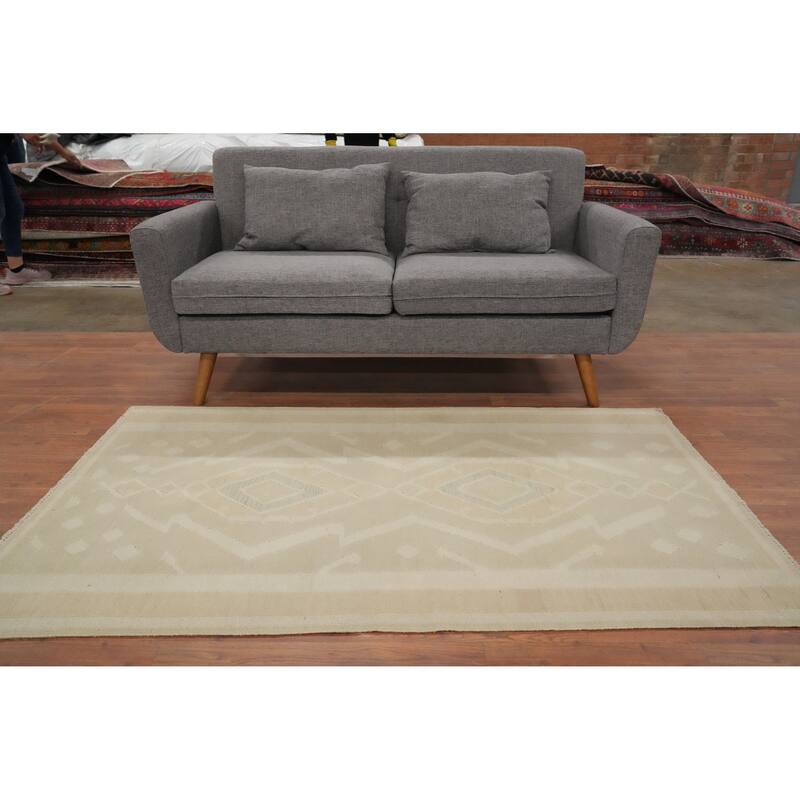 Hand Woven Oriental 100% Wool Carpet Southwestern Tribal Beige & Ivories Kilim Area Rug - 5' 10'' X 3' 8''