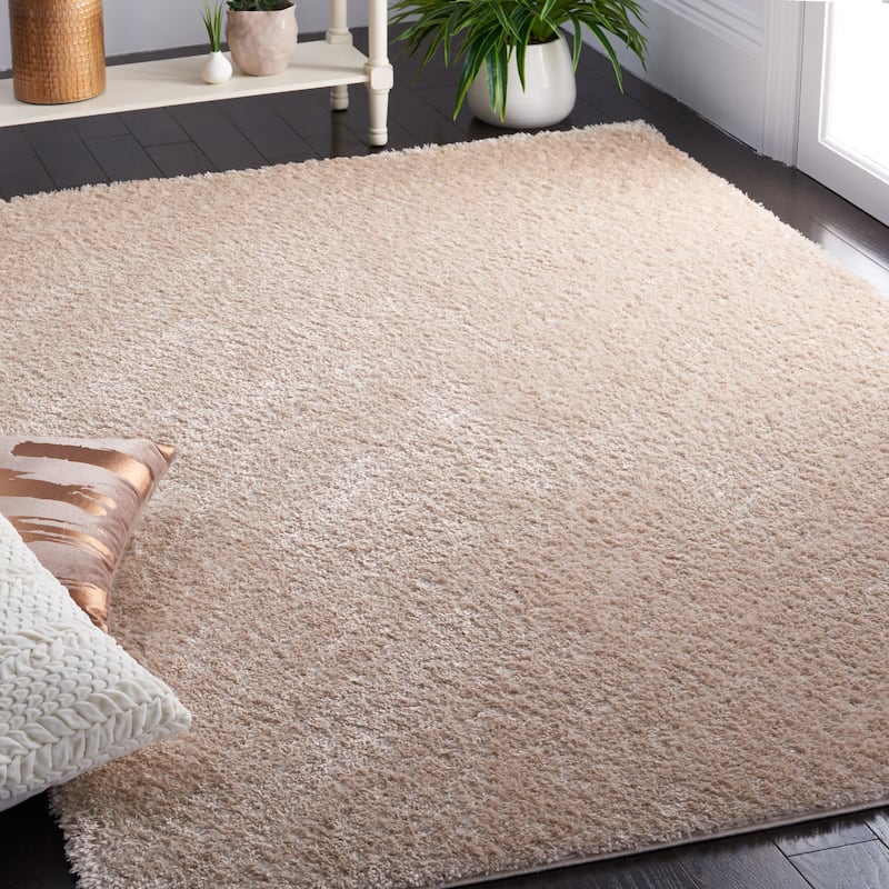 SAFAVIEH Tahoe Shag Indiana Solid 1.2-inch Thick Rug - 5' x 7' - Beige