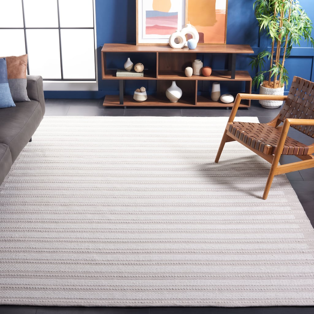 SAFAVIEH Handmade Kilim Chuan Farmhouse Stripe Rug