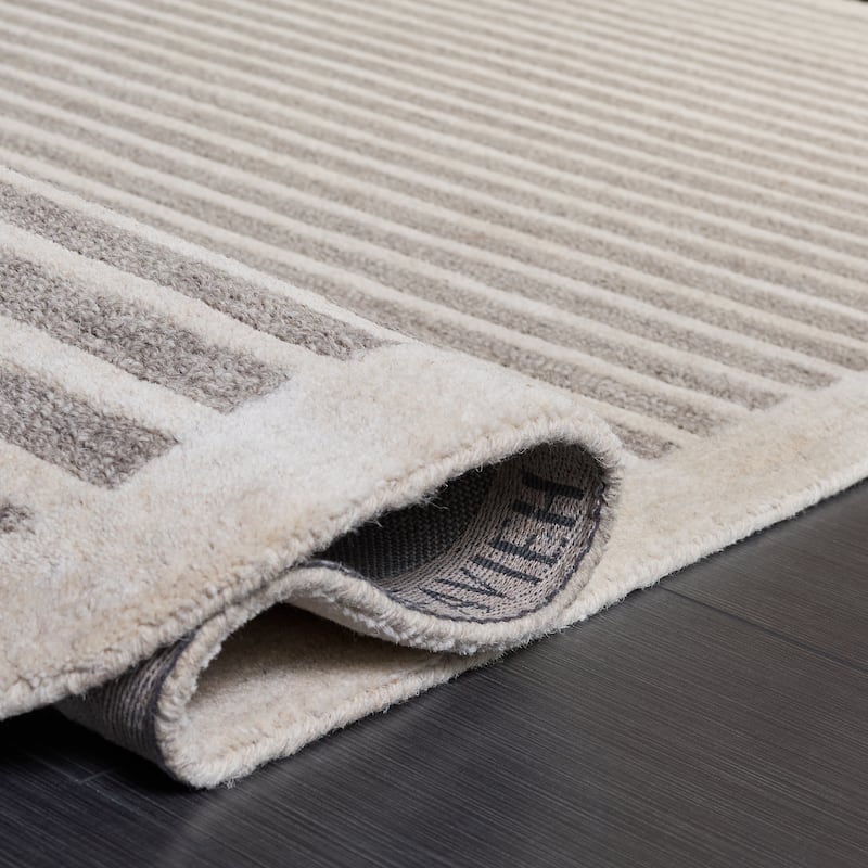 SAFAVIEH Handmade Ebony Sawako Wool Rug