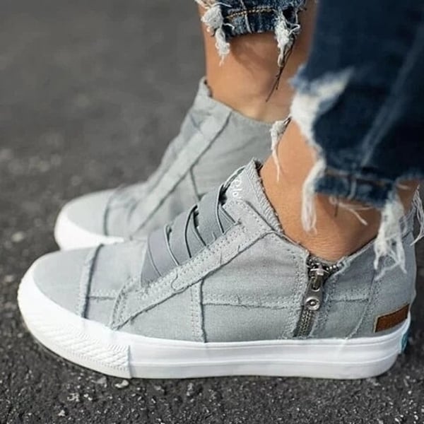 Low heel sneakers