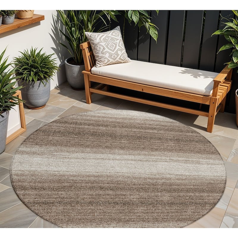 HomeRoots Abstract Transitional Rectangle Outdoor Rug - 8' Round