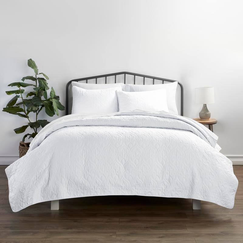 Soft Essentials Premium Ultra Soft Damask Pattern Quilted Coverlet Set - White - King - Cal King