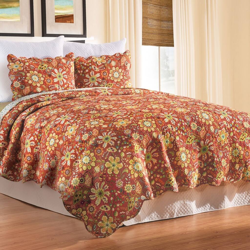 Ghisella Large Floral Quilt Set