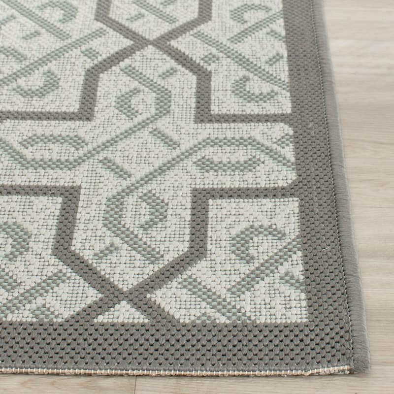 SAFAVIEH Courtyard Karla Indoor/ Outdoor Waterproof Patio Backyard Rug