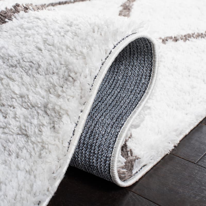 SAFAVIEH Berber Shag Rezan Trellis 1.25-inch Thick Rug