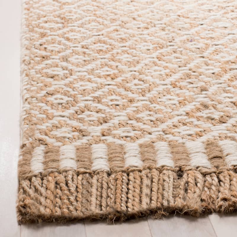 SAFAVIEH Handmade Natural Fiber Allisson Jute Fringe Rug