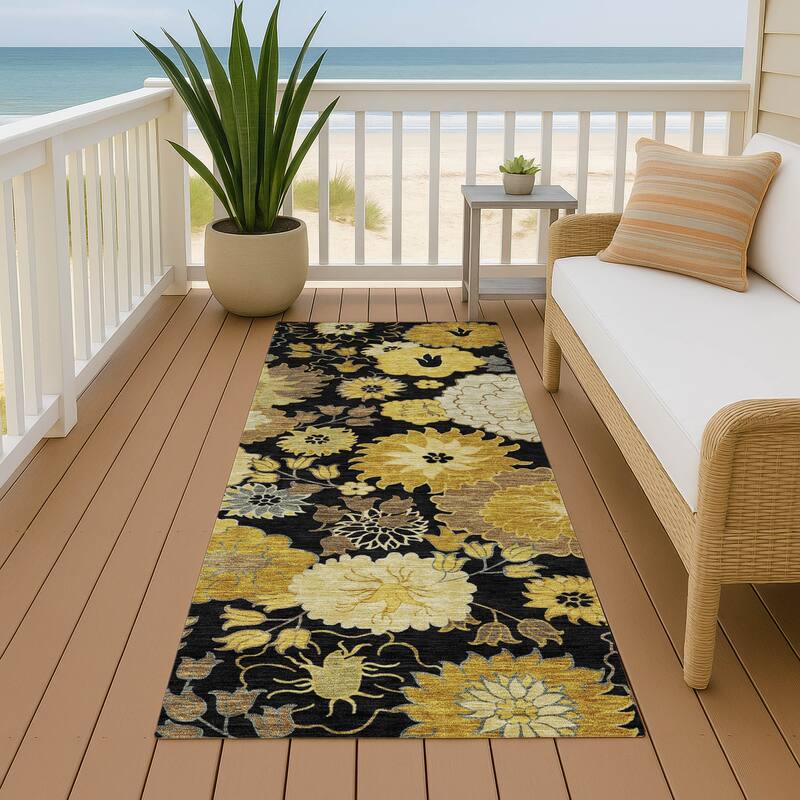Machine Washable Indoor/ Outdoor Modern Floral Chantille Rug - Black - 2'3" x 7'6"