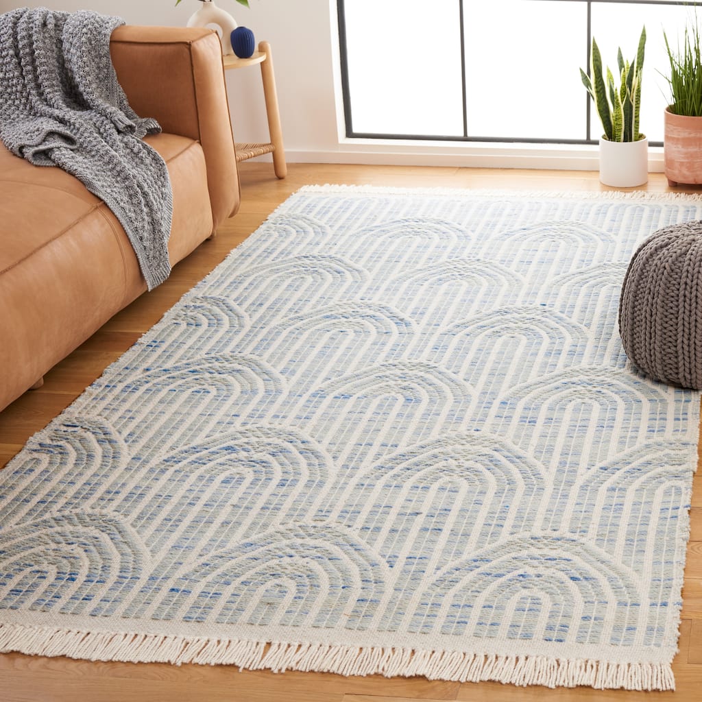 SAFAVIEH Handmade Kilim Irina Geometric Tassel Wool Rug