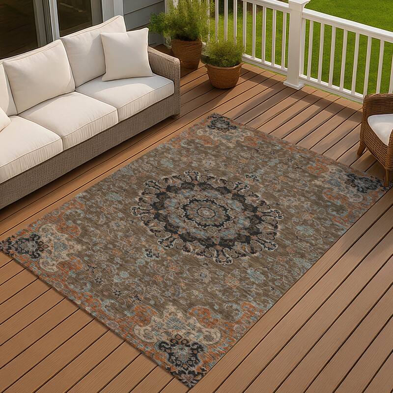 Machine Washable Indoor/ Outdoor Traditional Awaka Chantille Rug