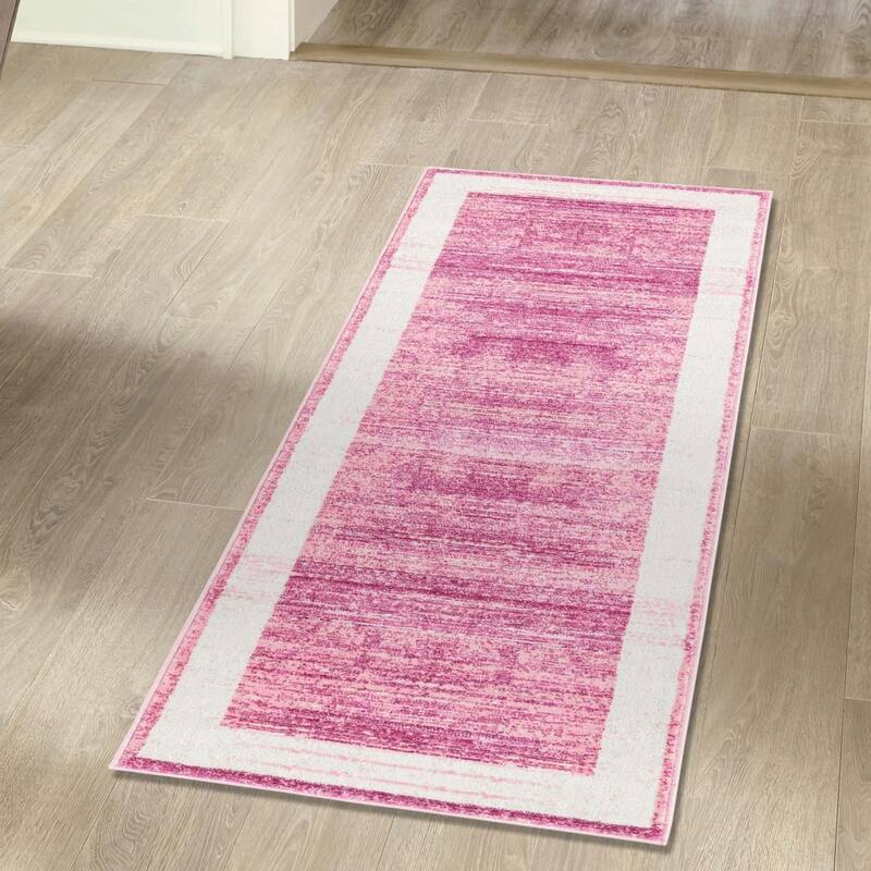 Traditional Richye Collection Area Rug - Pink - 2'7"x8'