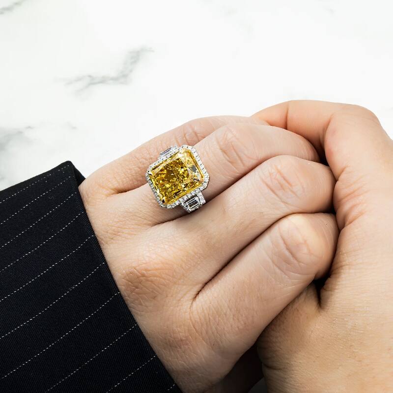 House Of Leon Platinum 12.65ct Radiant Fancy Vivid Yellow Diamond Ring 15.41ctw IGI