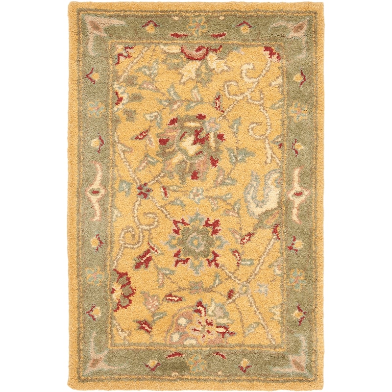 SAFAVIEH Handmade Antiquity Zuriñe Traditional Oriental Wool Rug - 2'3" x 4' - Gold